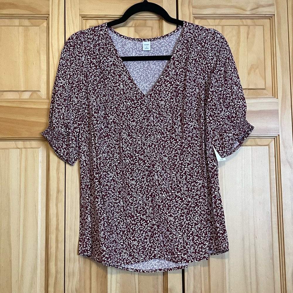 NWT Old Navy red and white blouse